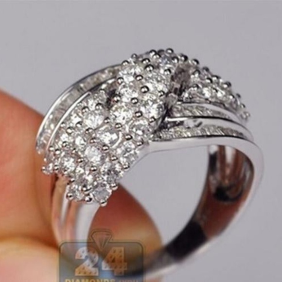 New never worn, lrg bling cocktail ring size 10.5 - Picture 2 of 4